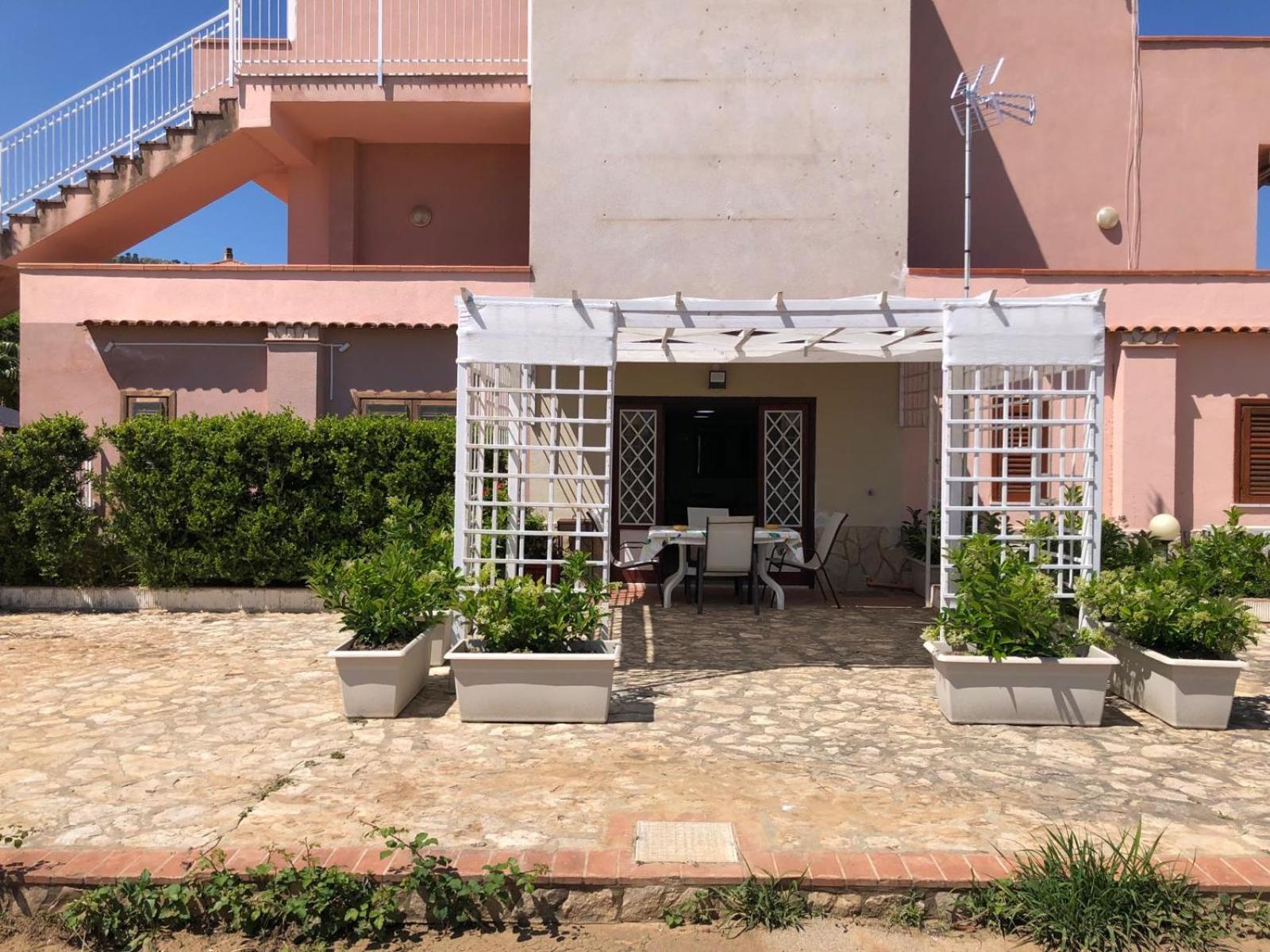 Milicia Apartment Mandra Capreria Luaran gambar